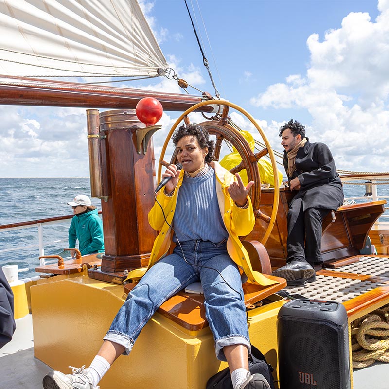 Kunstenaar Anne de Andrade geeft een workshop - © Dirk Kome